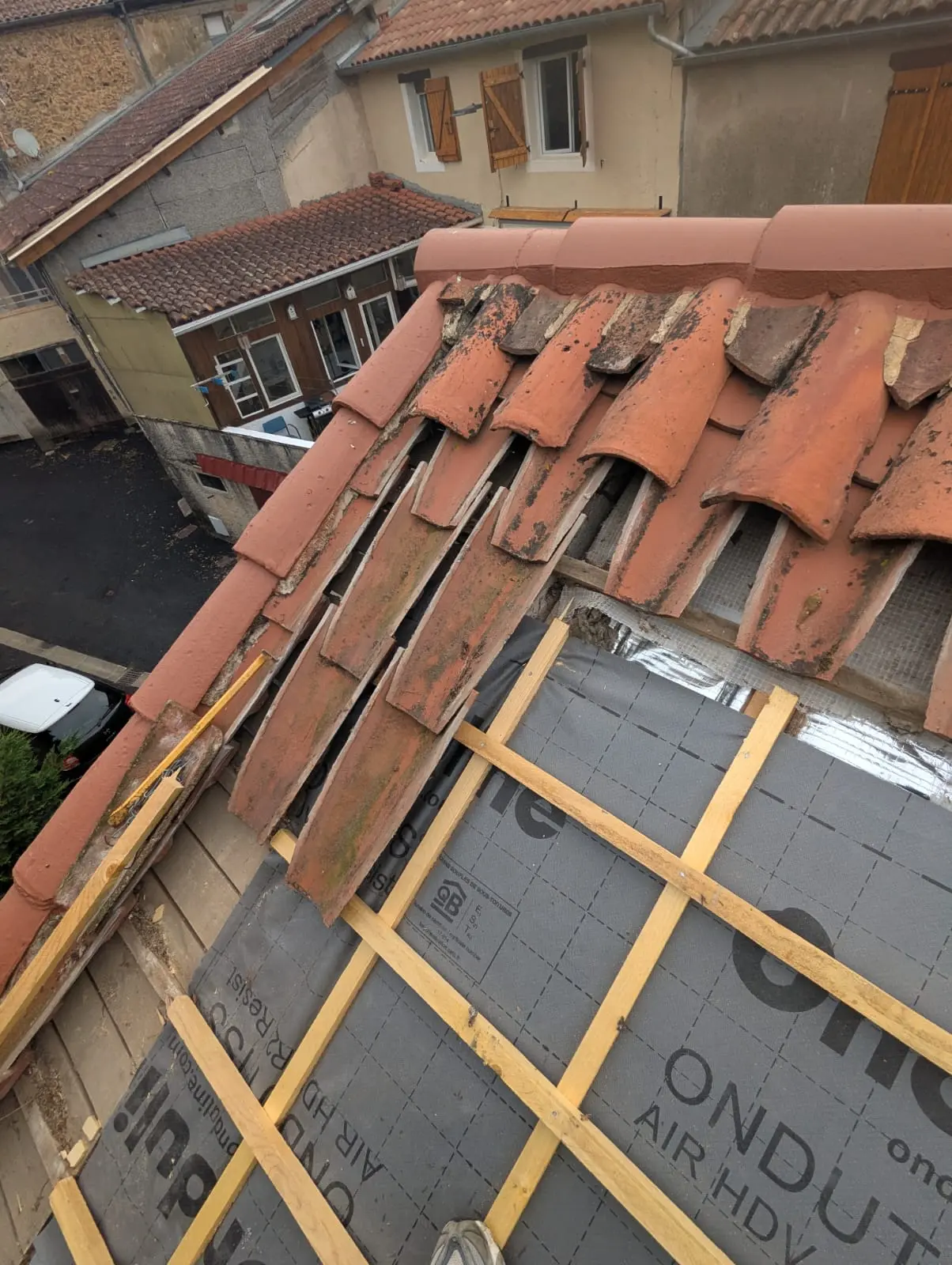 Rénovation d’une toiture ancienne en tuiles